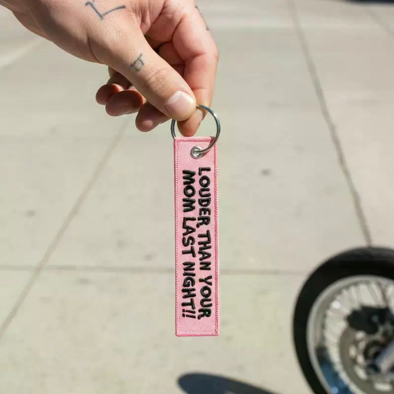 LOUDER THAN YOUR MOM Quotes Ke - Embroidery Quote recension och pris