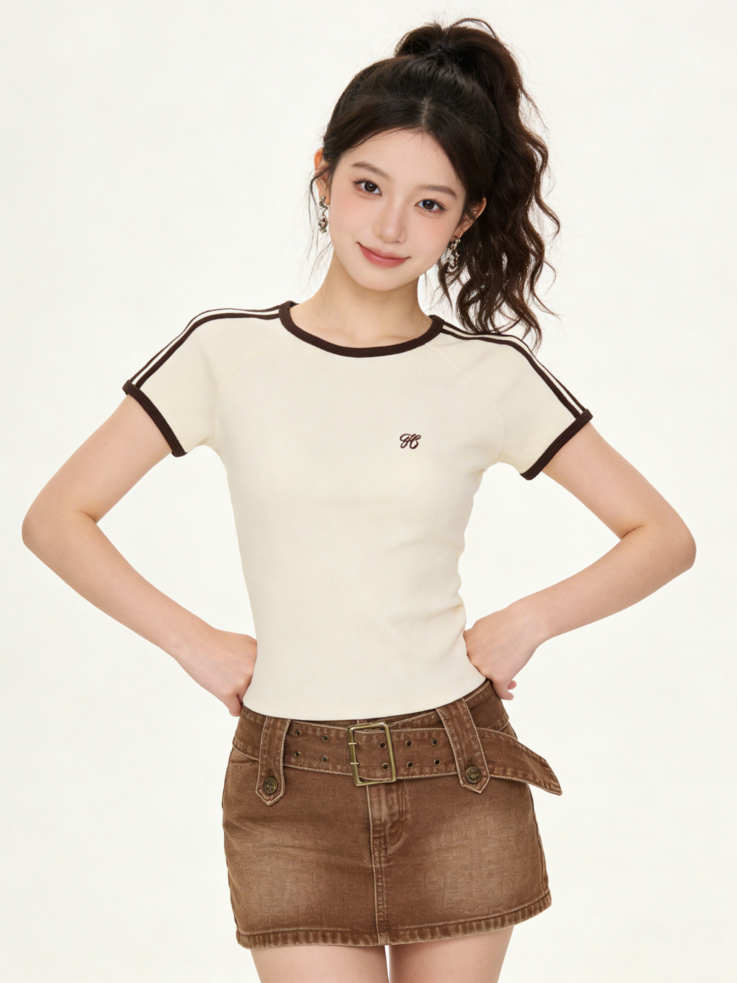 Slim Fit Short Sleeve T-Shirt  - Embroidery Moisturizer recension och pris