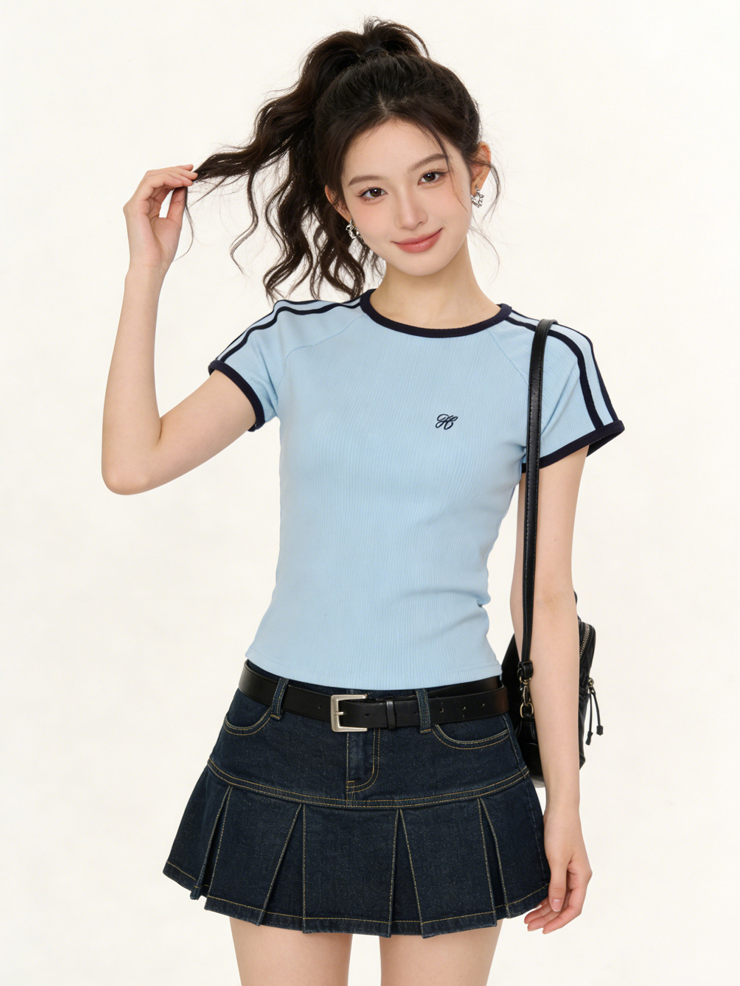 Slim Fit Short Sleeve T-Shirt  - Embroidery Moisturizer recension och pris
