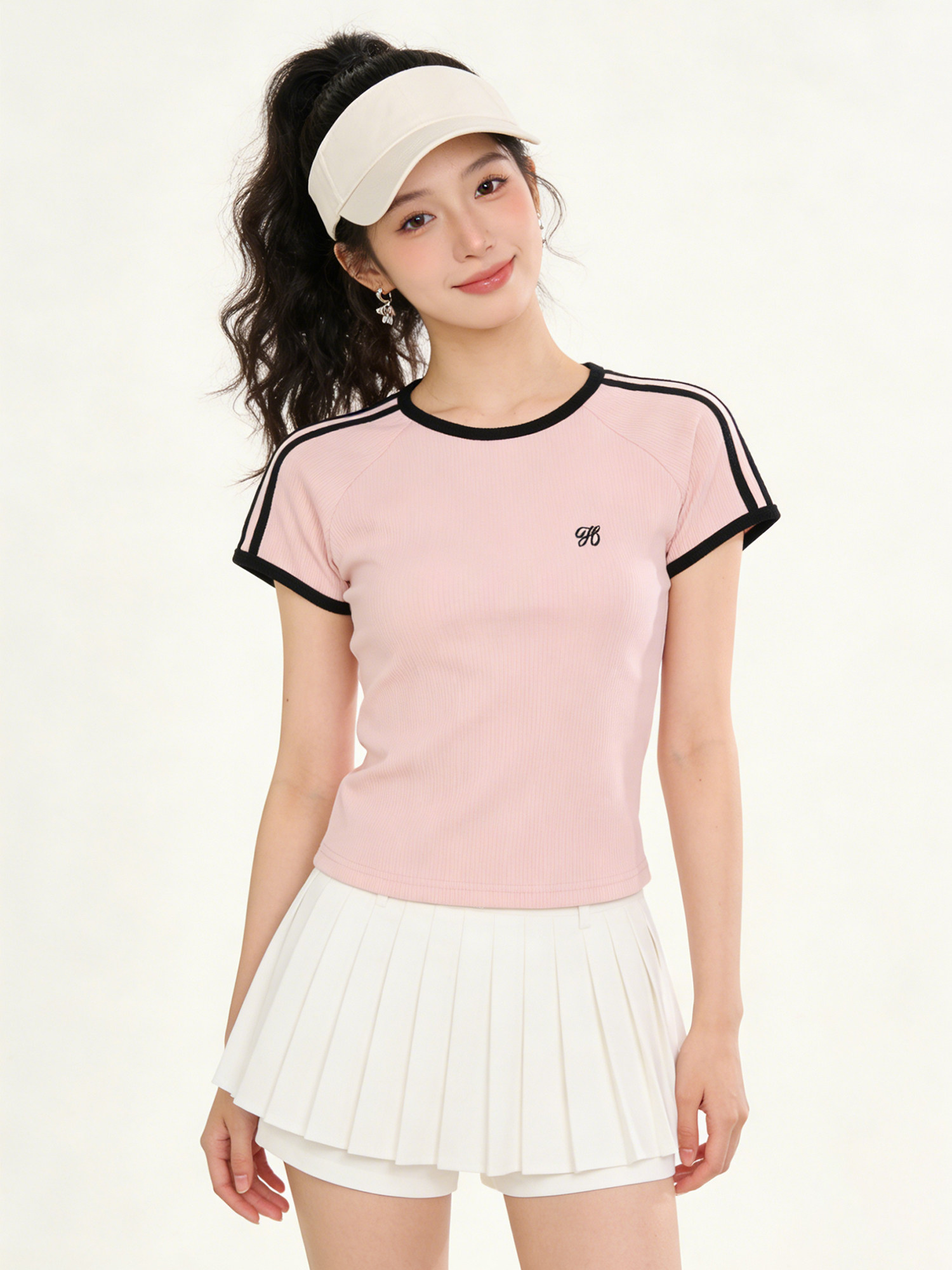 Slim Fit Short Sleeve T-Shirt  - Embroidery Moisturizer recension och pris
