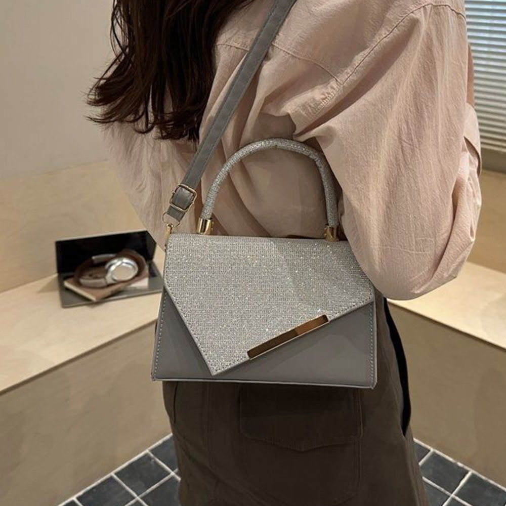 New Style Women's Bag with a H - Embroidery Gold recension och pris