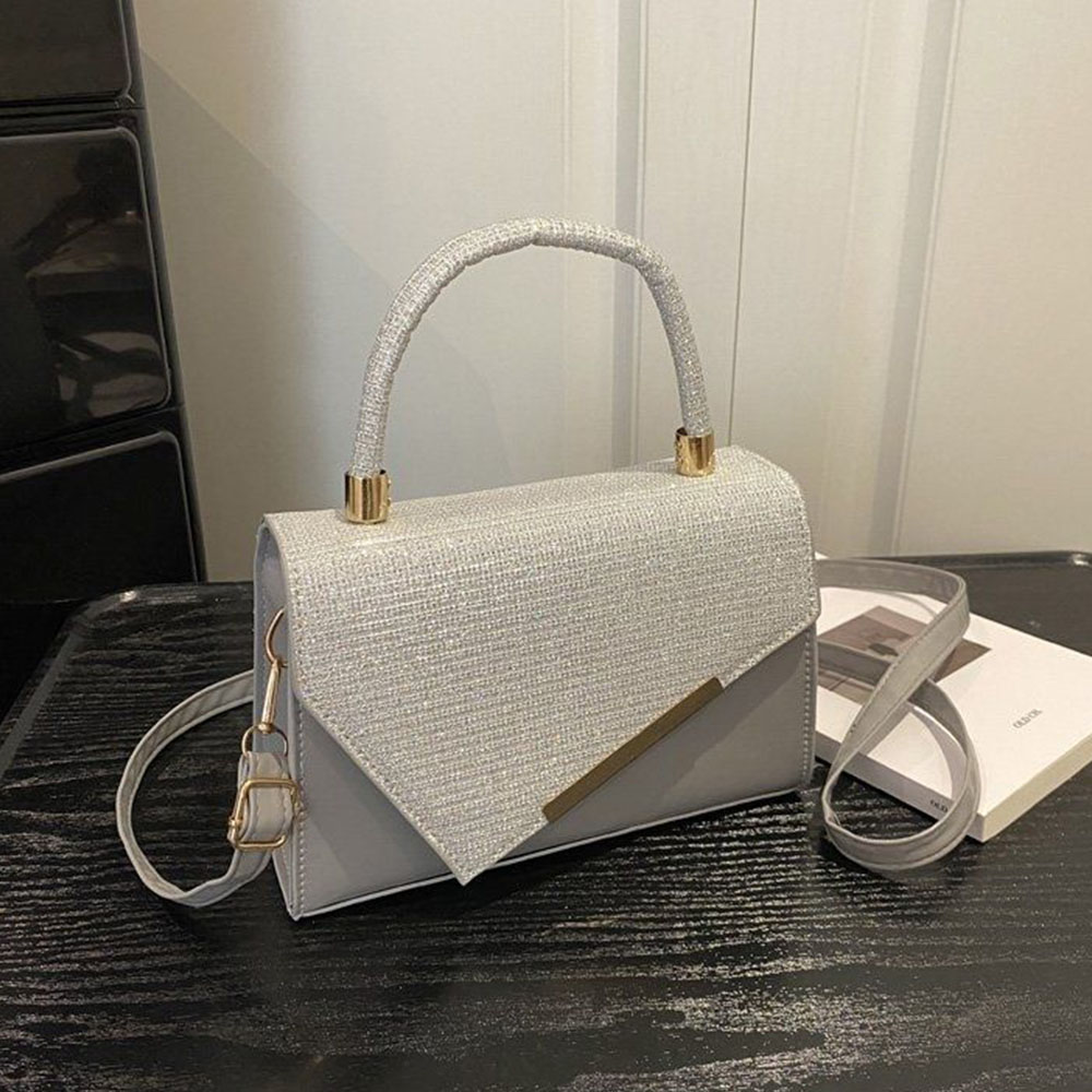 New Style Women's Bag with a H - Embroidery Gold recension och pris