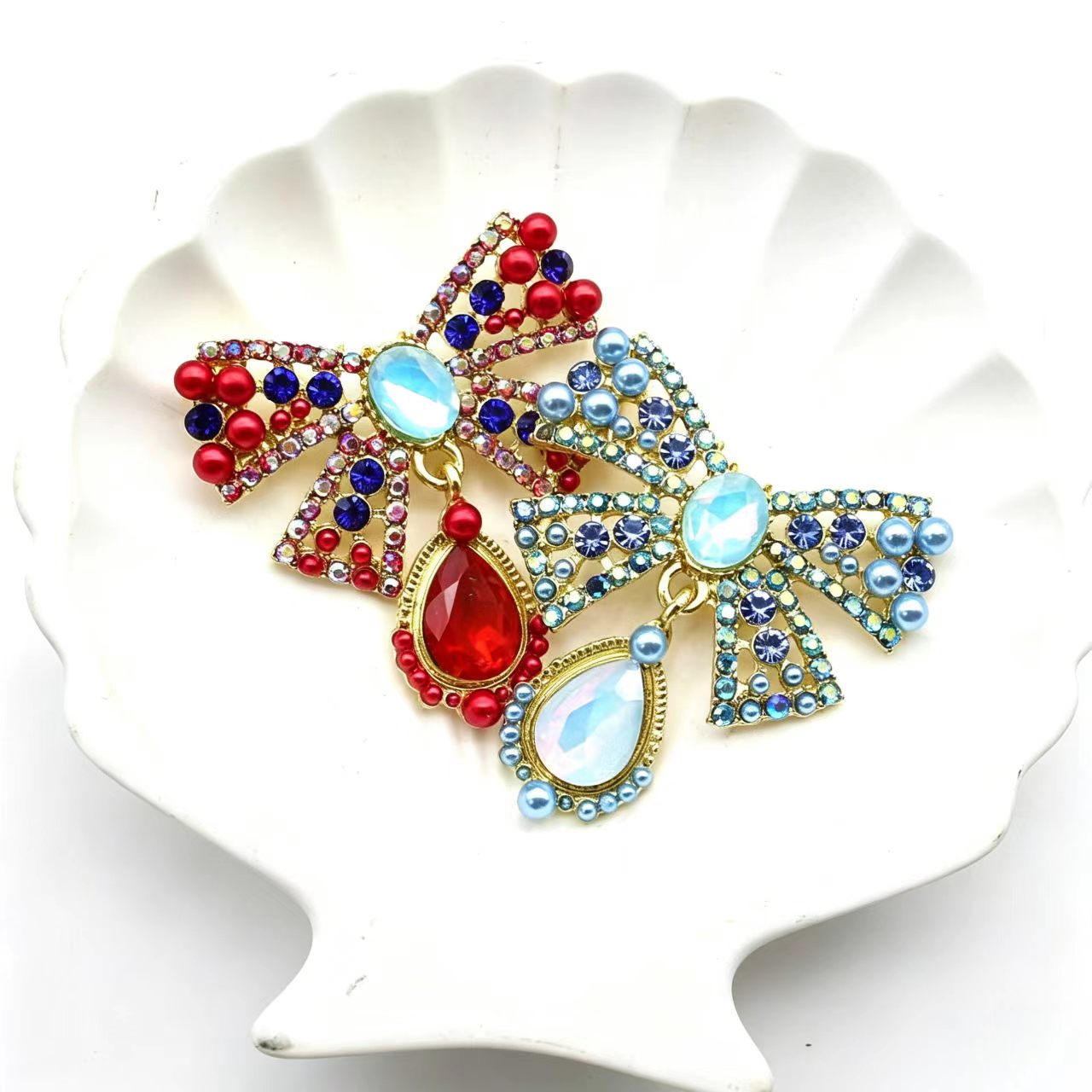 Gold Alloy Bow Crystal Rhinest - Embroidery Simple recension och pris